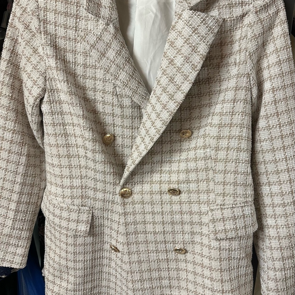 Chic Plaid Double-Breasted Blazer